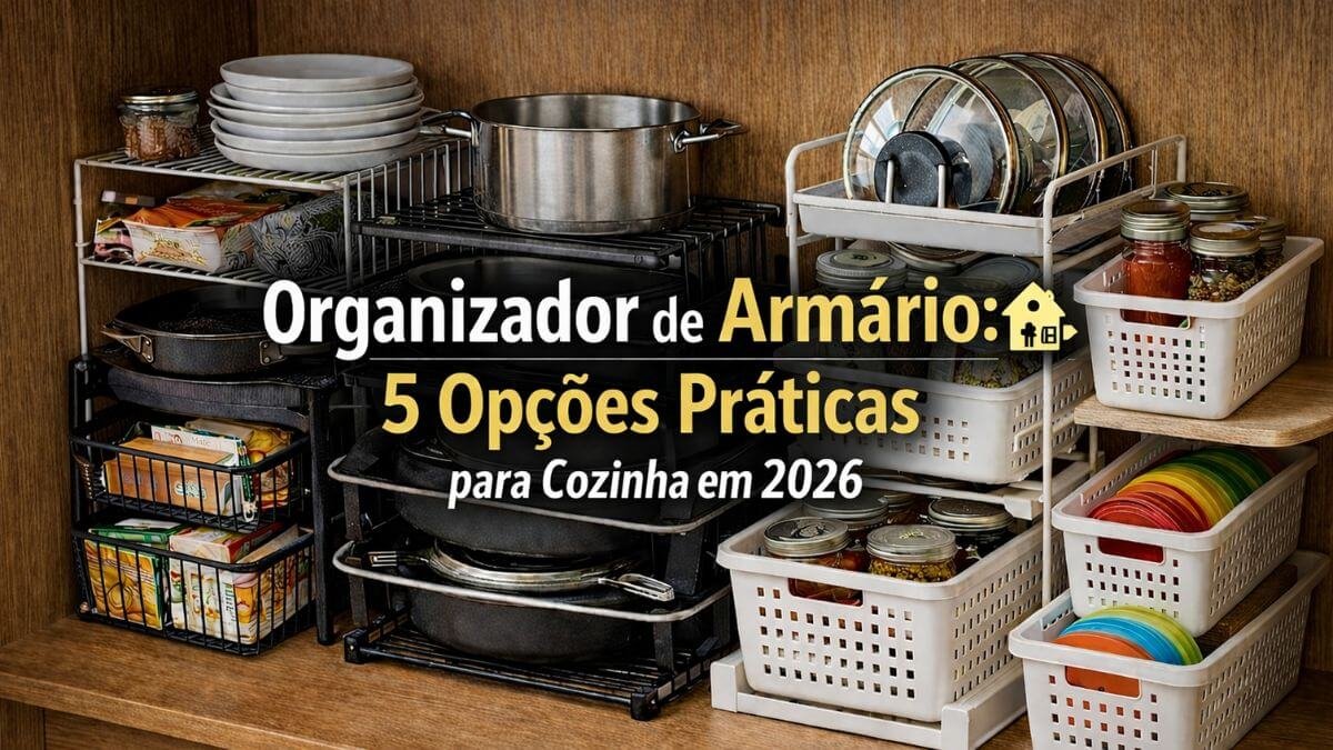 Organizador de armário para cozinha com prateleiras, cestos e panelas organizadas